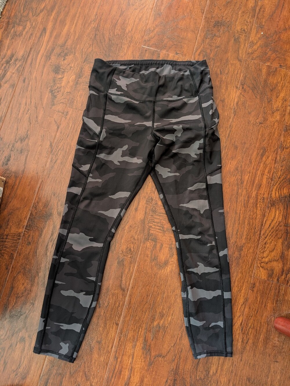 Camo grey Athleta Capris Size M